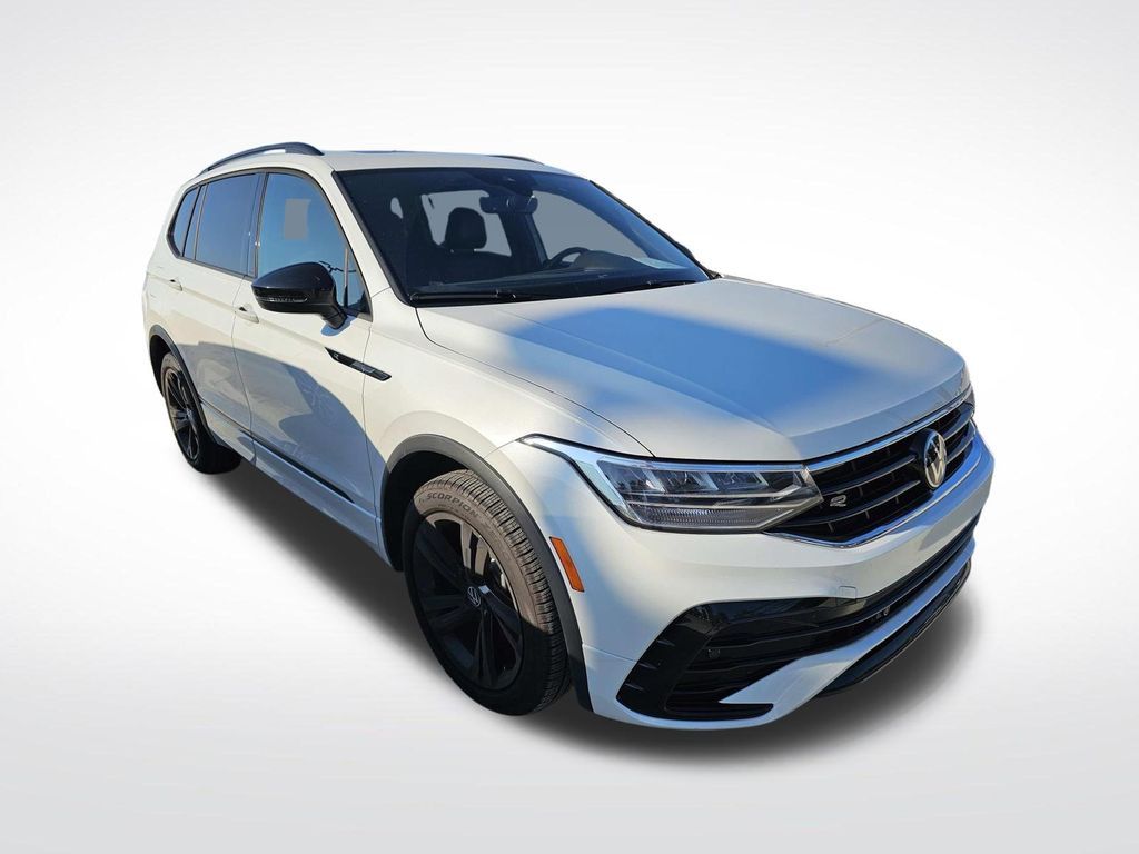 Opal White 2024 Volkswagen Tiguan SUV / Crossover Front-Wheel Drive 8-Speed Automatic