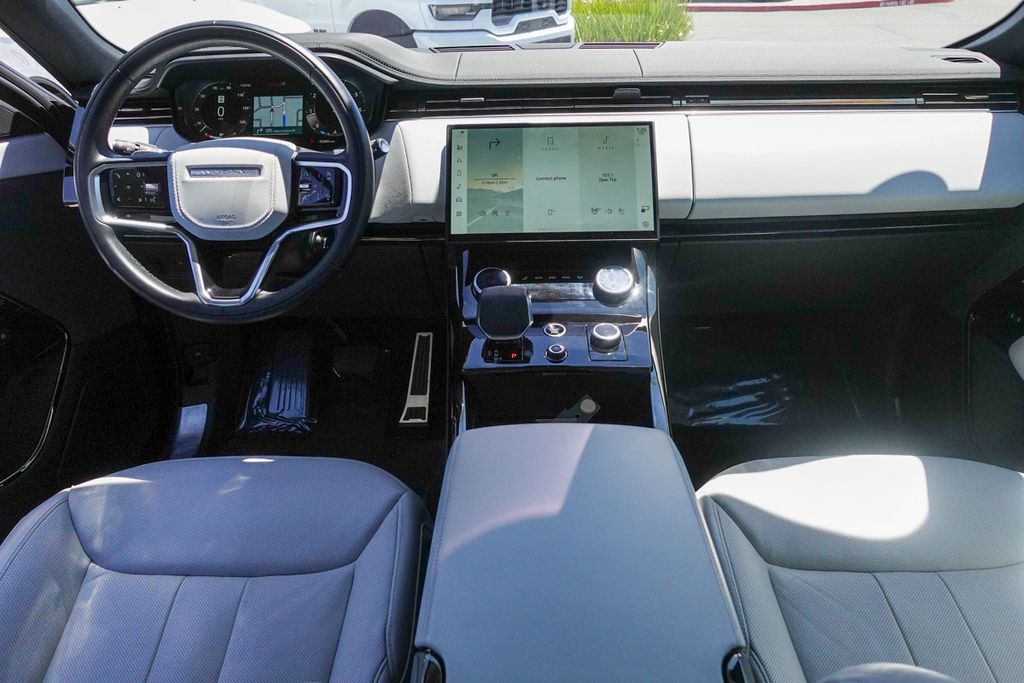 Used 2023 Blue Land Rover SE image 33