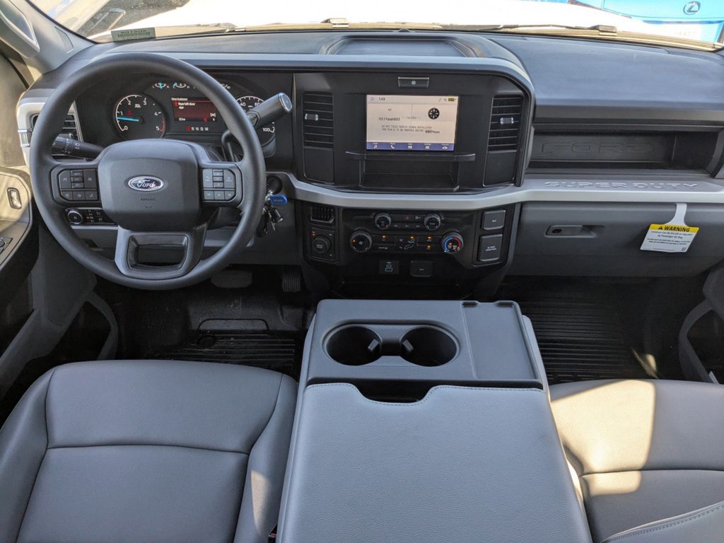 2025 Ford F-350 Chassis XL