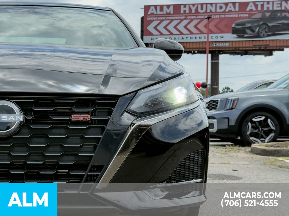 Used 2024 Black Nissan 2.5 SR image 6