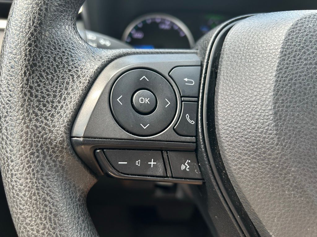 Thumbnail: 2022 Toyota RAV4 - 19