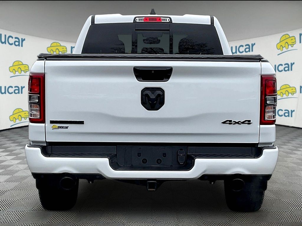 View vehicle photo 5