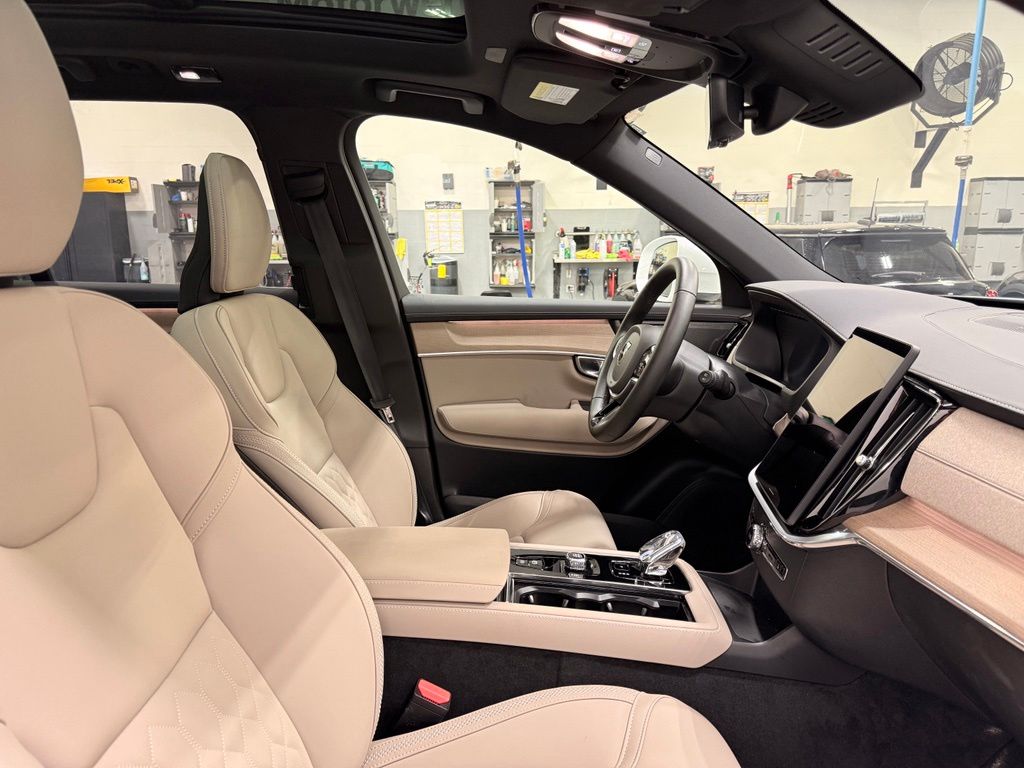 Thumbnail: 2026 Volvo XC90 - 29