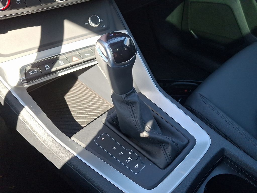 2025 Audi Q3  12