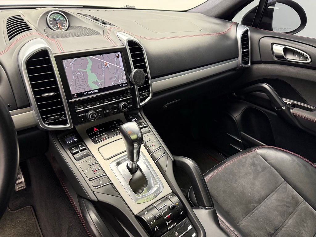 Thumbnail: 2013 Porsche Cayenne - 12