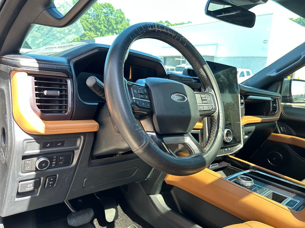 2022 Black Metallic Ford Expedition Max Platinum RWD SUV