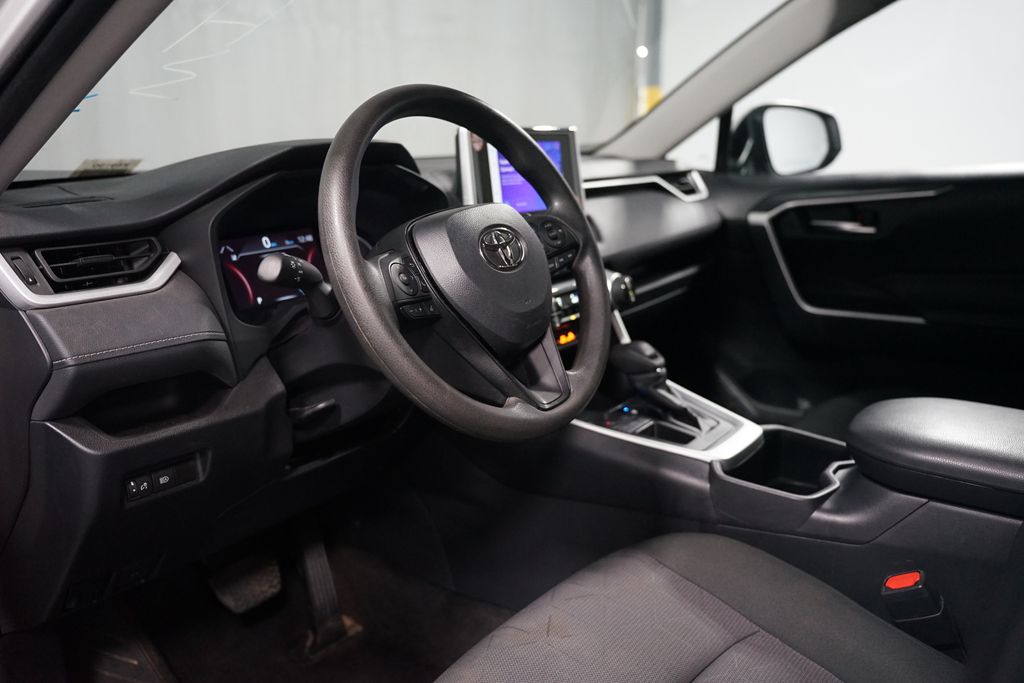 Thumbnail: 2024 Toyota RAV4 - 6