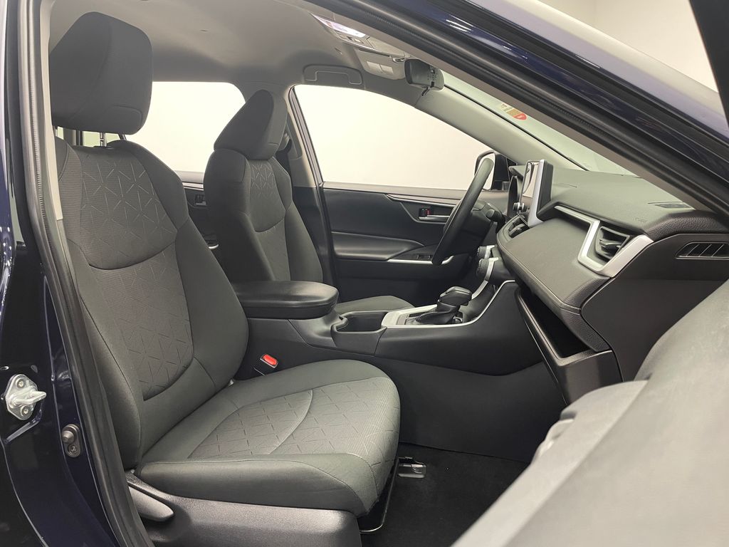 2023 Toyota RAV4 XLE 18