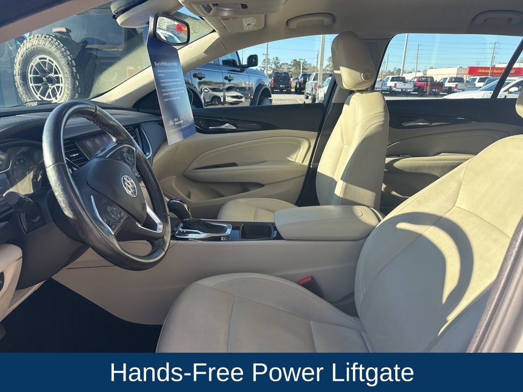 2019 Buick Regal TourX AWD Essence