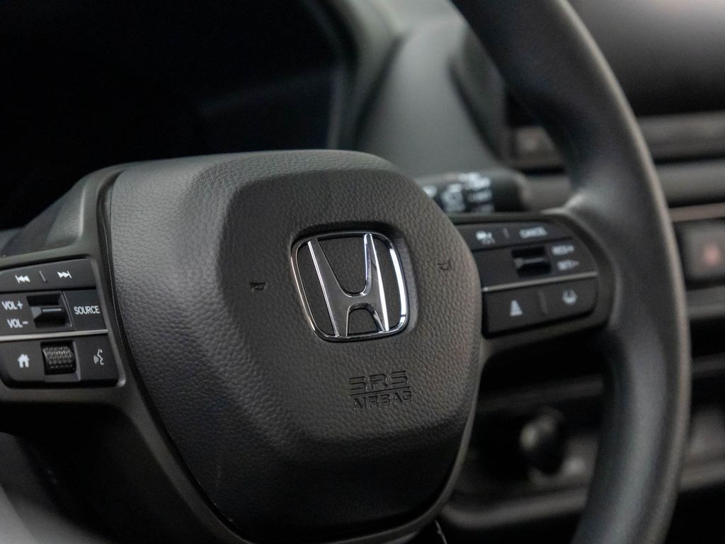 2025 Honda HR-V LX photo