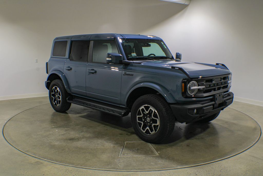 Used 2025 Gray Ford Outer Banks image 8