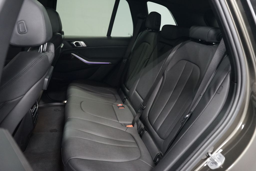 Thumbnail: 2021 BMW X5 - 30