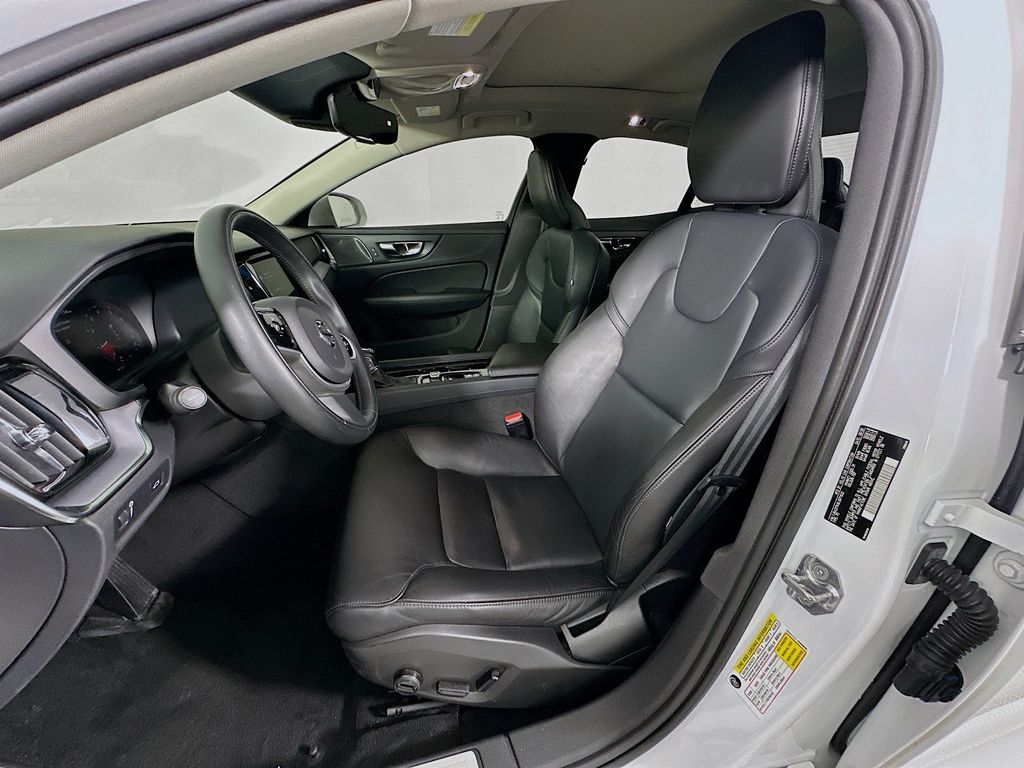 Thumbnail: 2020 Volvo S60 - 21