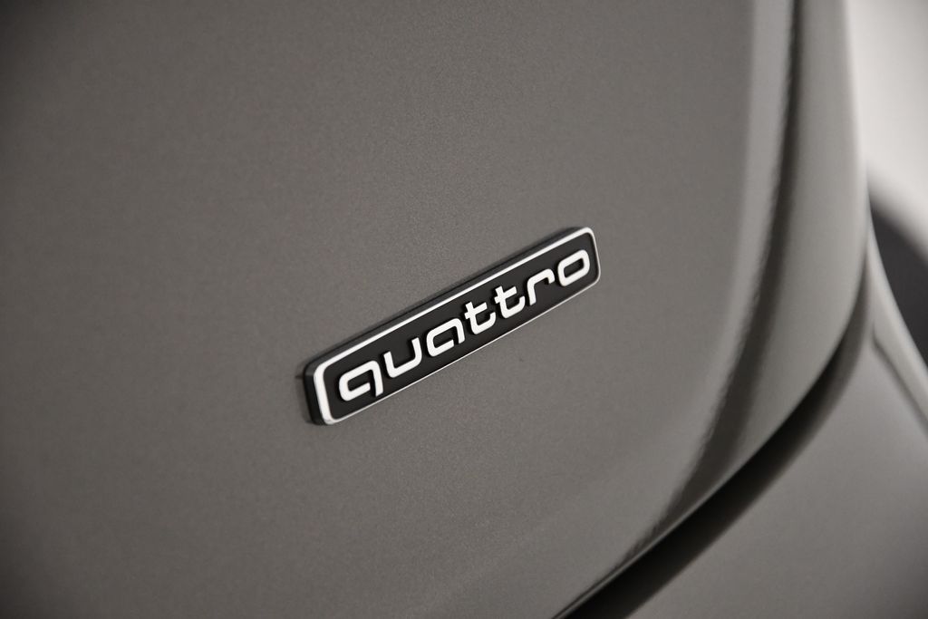 2025 Audi Q5 e Premium Plus 10