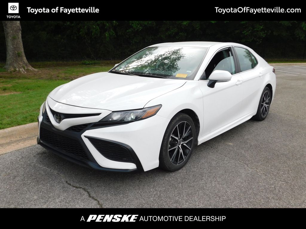 2023 Toyota Camry SE -
                Fayetteville, AR