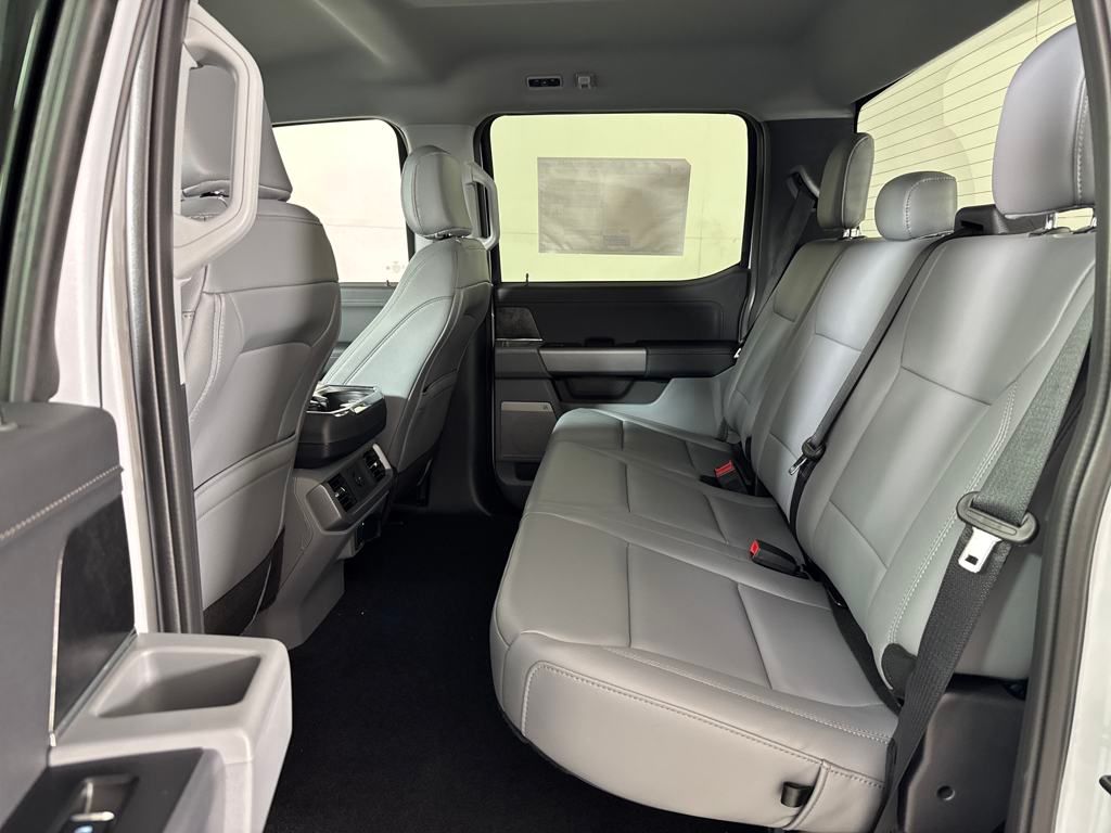 2025 Ford F-150 Lightning photo 10