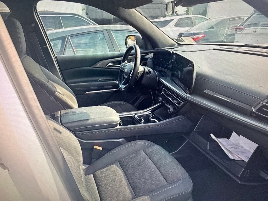 Used 2024 Chevrolet Traverse SUV
