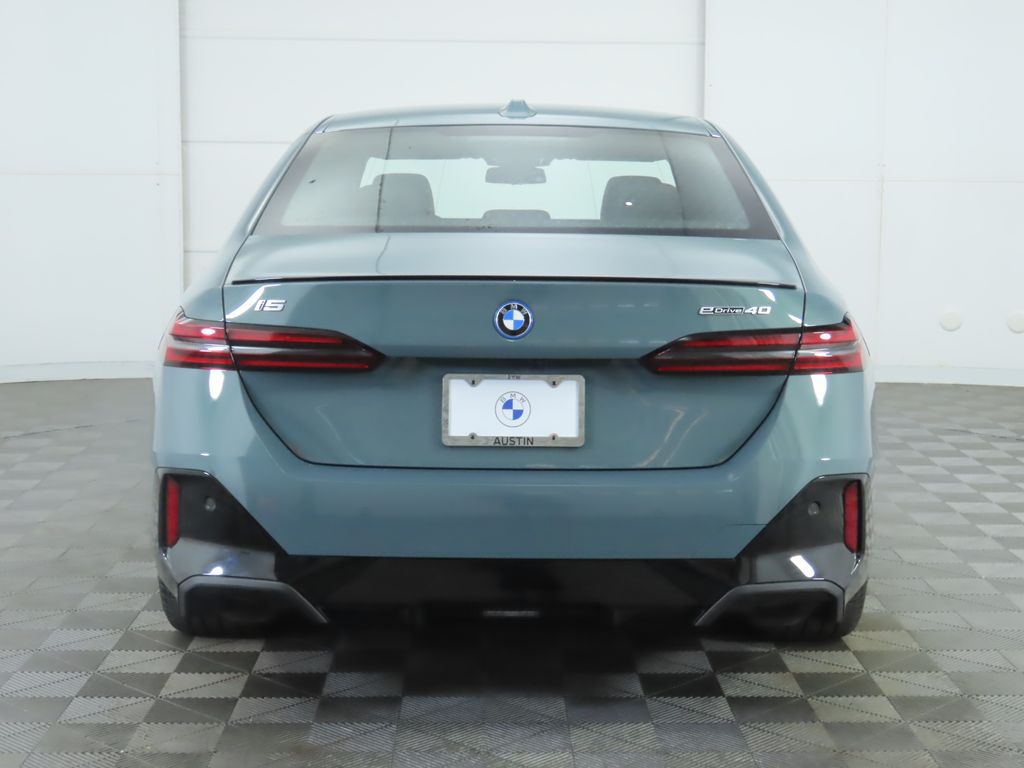 2025 BMW i5 eDrive40 6