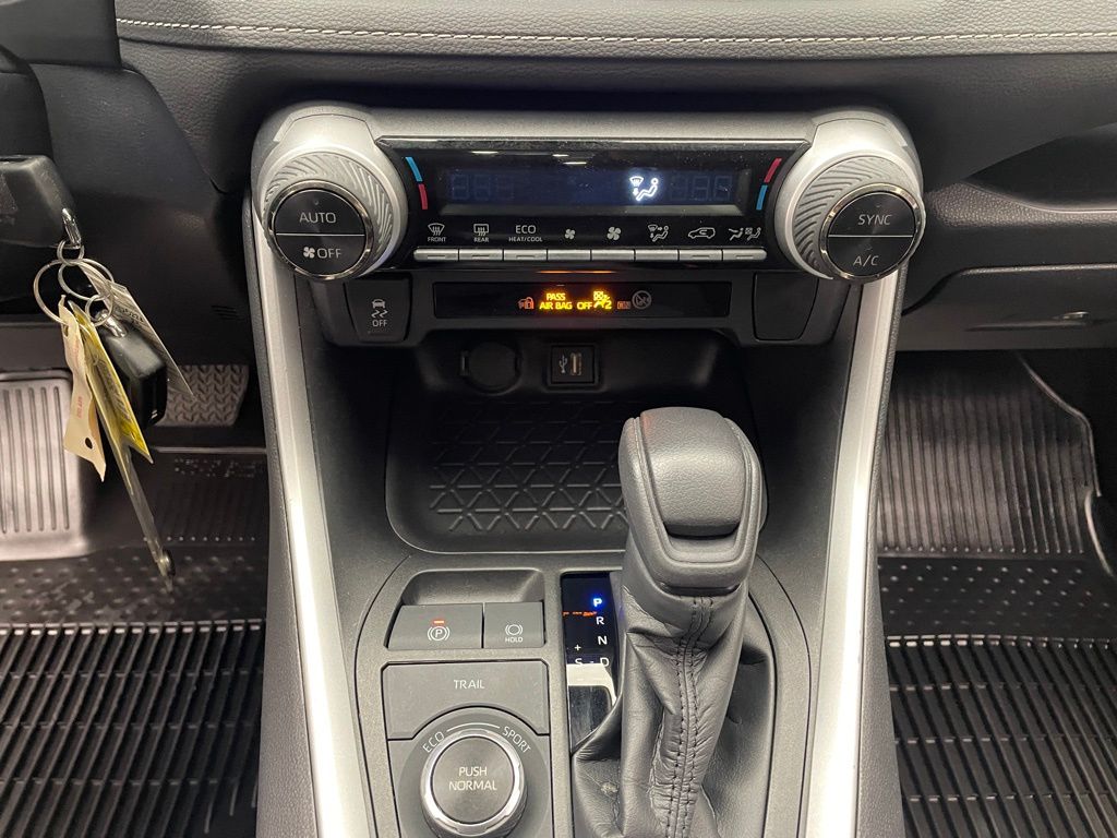 Thumbnail: 2023 Toyota RAV4 - 26