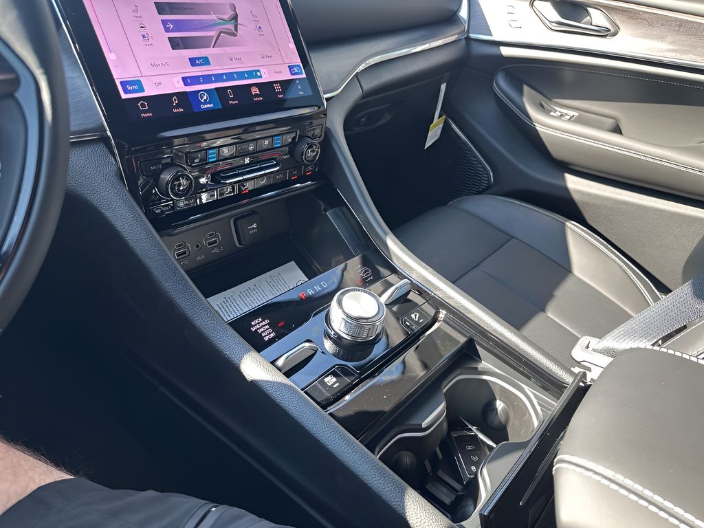 New Car 2025 Jeep Grand Cherokee L  Overland For Sale Under $60,000 In Austin, Texas