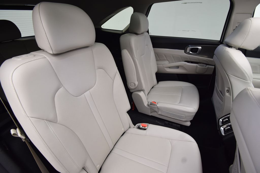 used 2023 Kia Sorento car, priced at $28,500