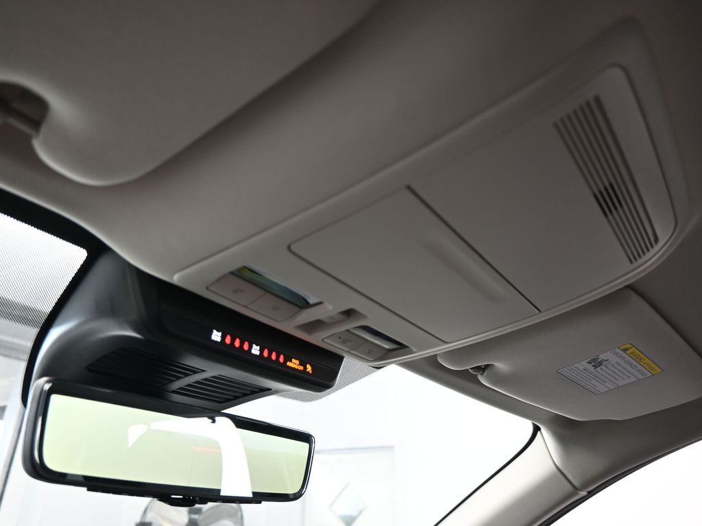 Used 2025 Rhodium White Premium Mazda Preferred image 21