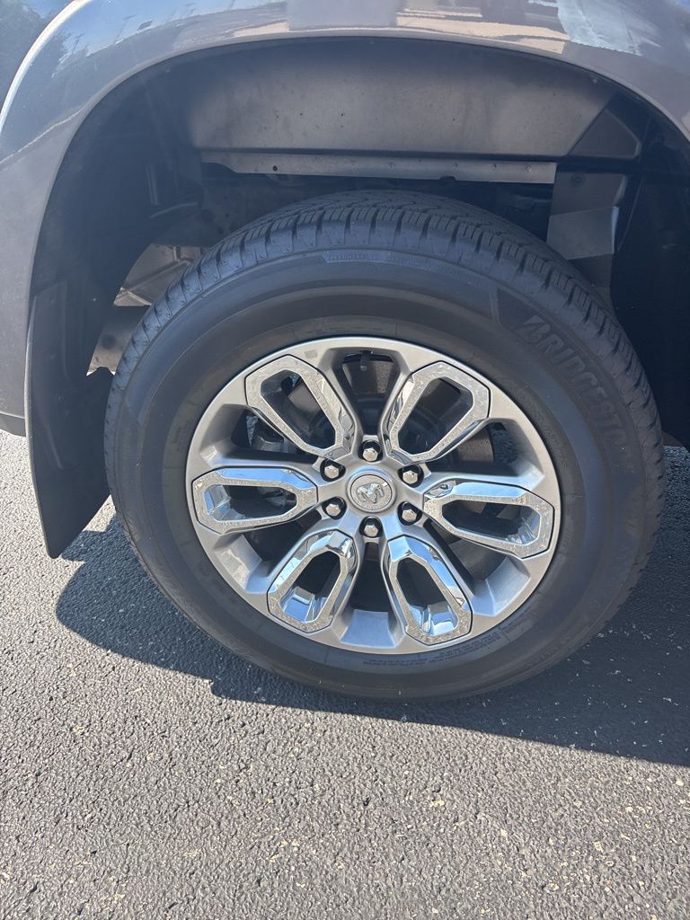 2022 Ram 1500 Laramie photo 10