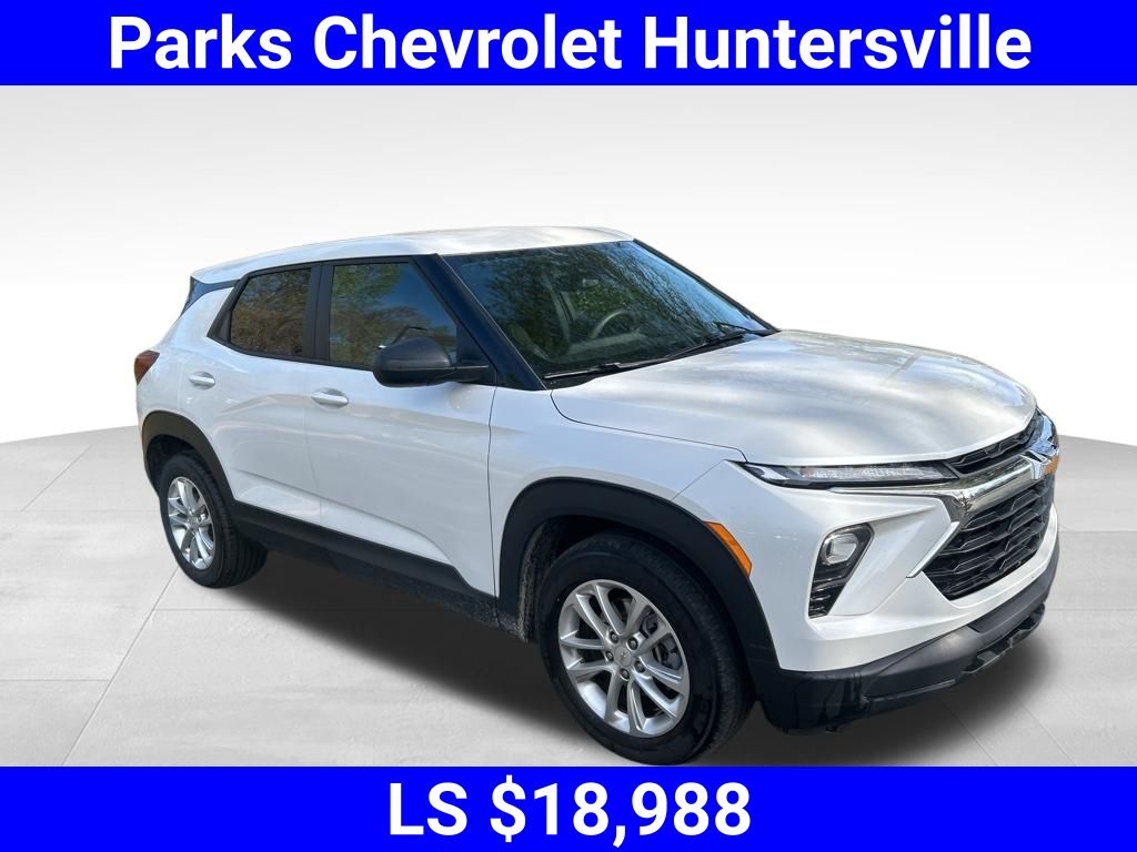 White (Iridescent Pearl Tricoat) 2024 Chevrolet Trailblazer LS FWD SUV / Crossover Front-Wheel Drive Continuously Variable Transmission