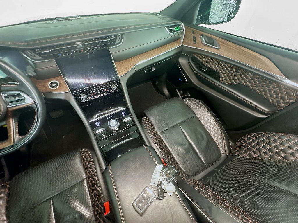 Used 2022 Gray Jeep Summit 4xe image 11