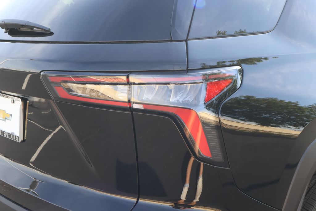 Thumbnail: 2027 Chevrolet Equinox - 7
