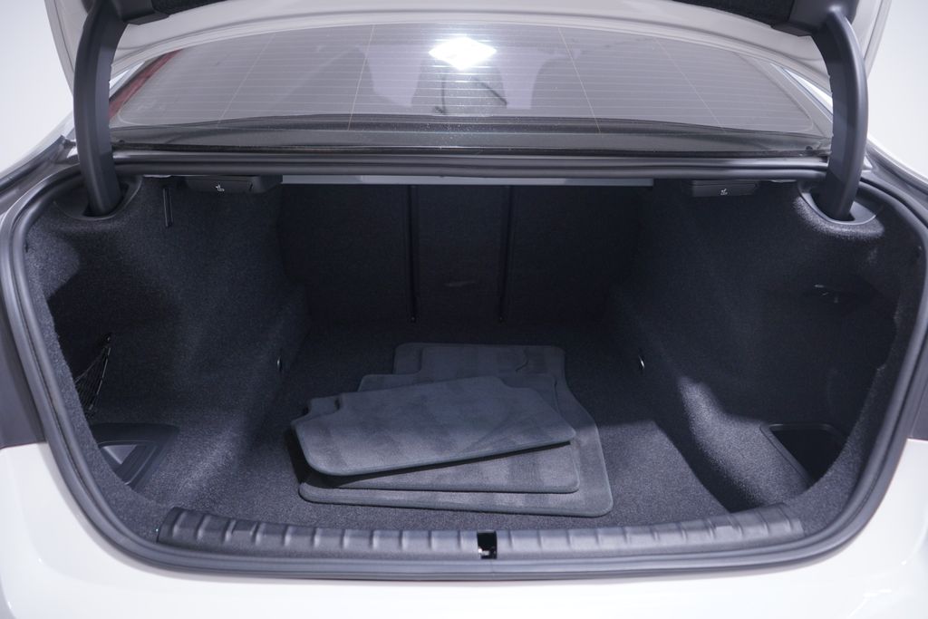 Thumbnail: 2022 BMW 5 Series - 23