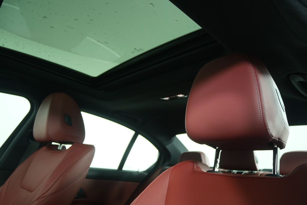 Thumbnail: 2025 BMW 3 Series - 12