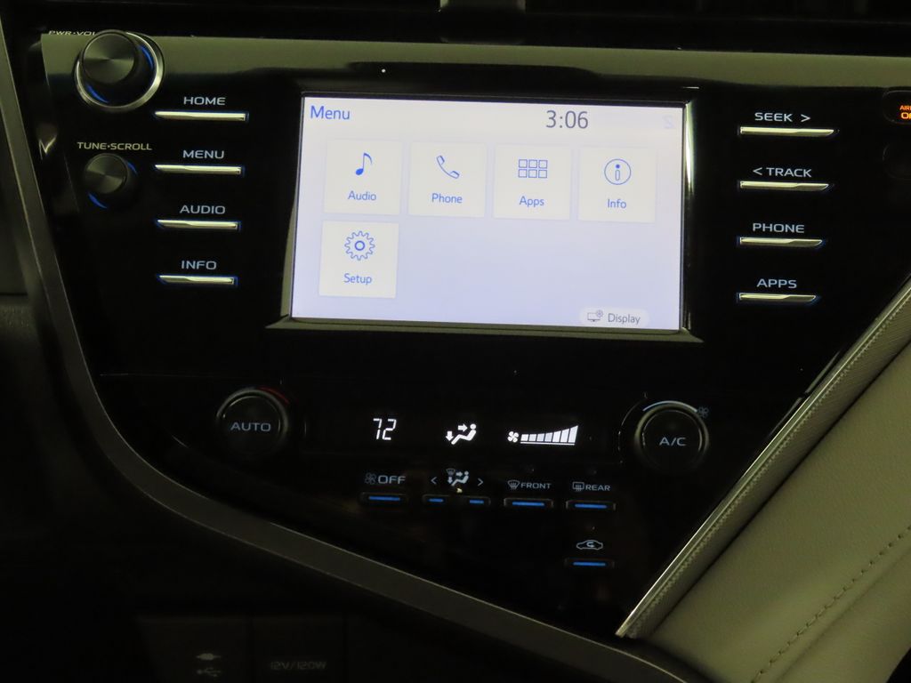 Thumbnail: 2018 Toyota Camry - 20