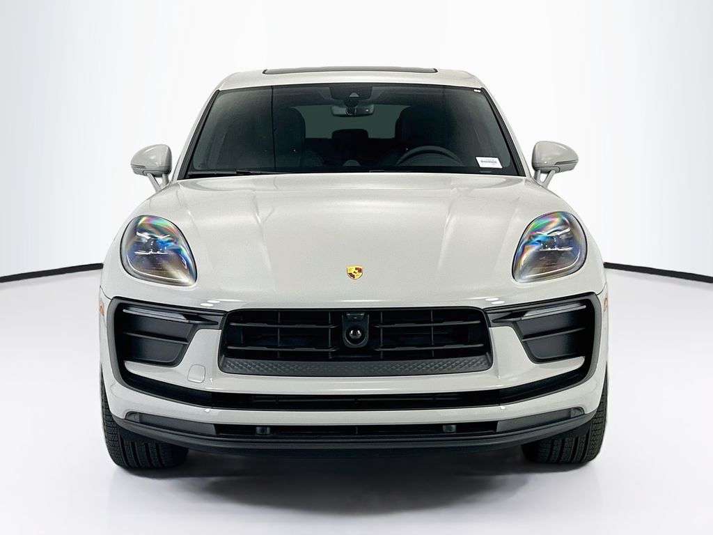 Thumbnail: 2026 Porsche Macan - 10