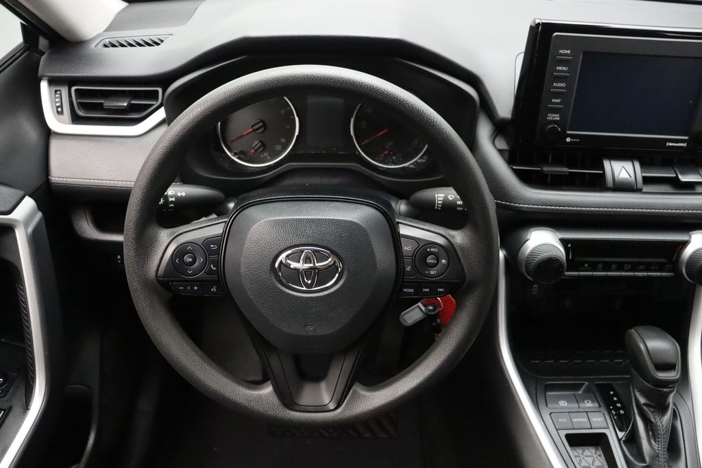 2022 Toyota RAV4 LE 23