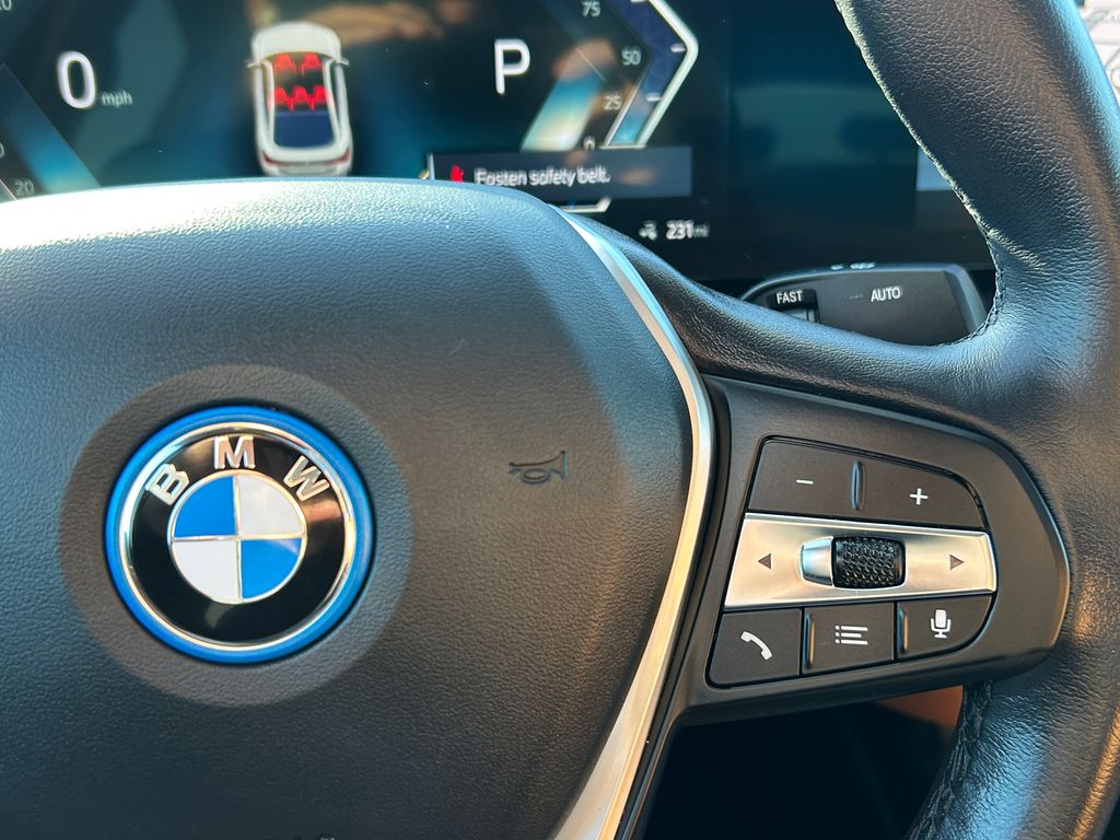 Thumbnail: 2023 BMW i4 - 20