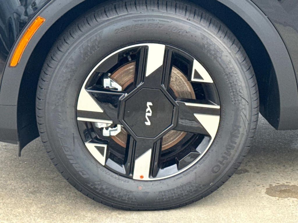 New 2026 Black Kia LX image 4
