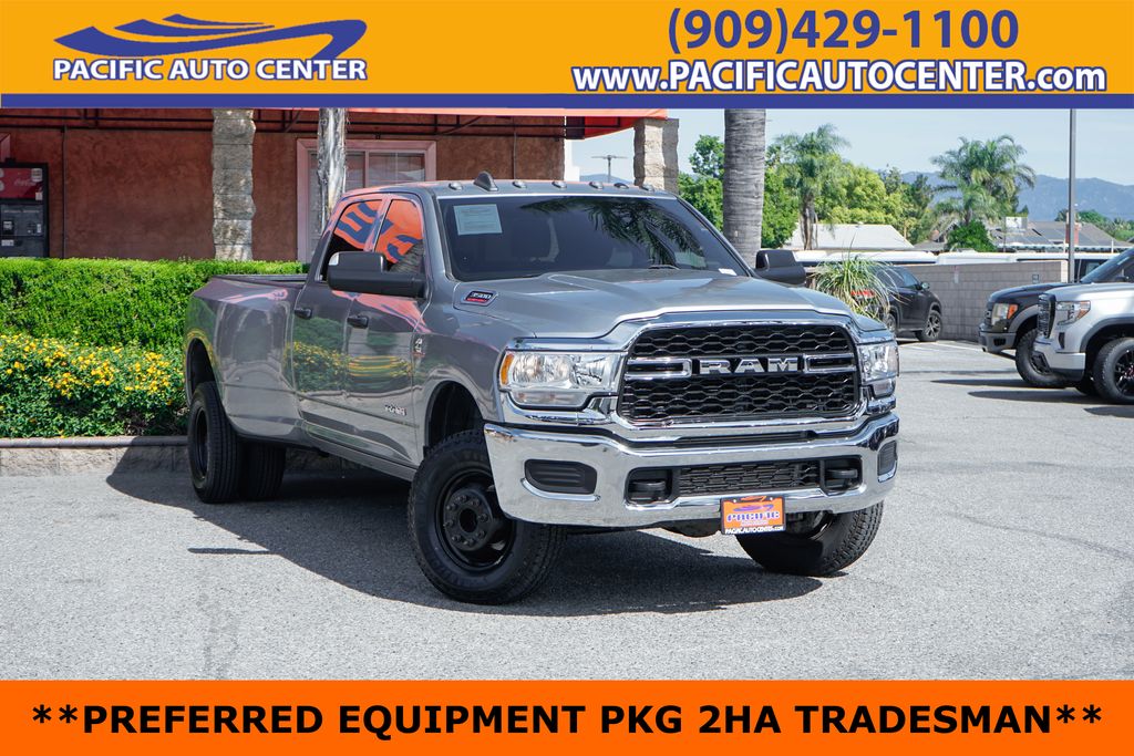 2019 RAM 3500 Tradesman Crew Cab LB DRW 4WD