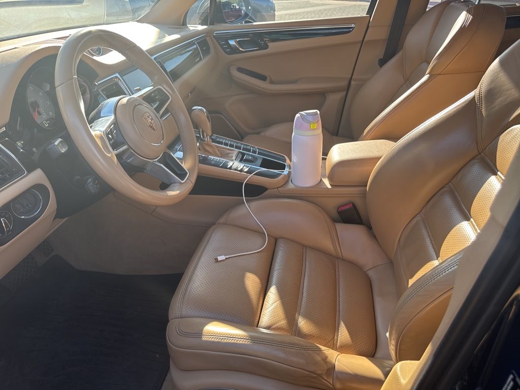 Thumbnail: 2015 Porsche Macan - 7