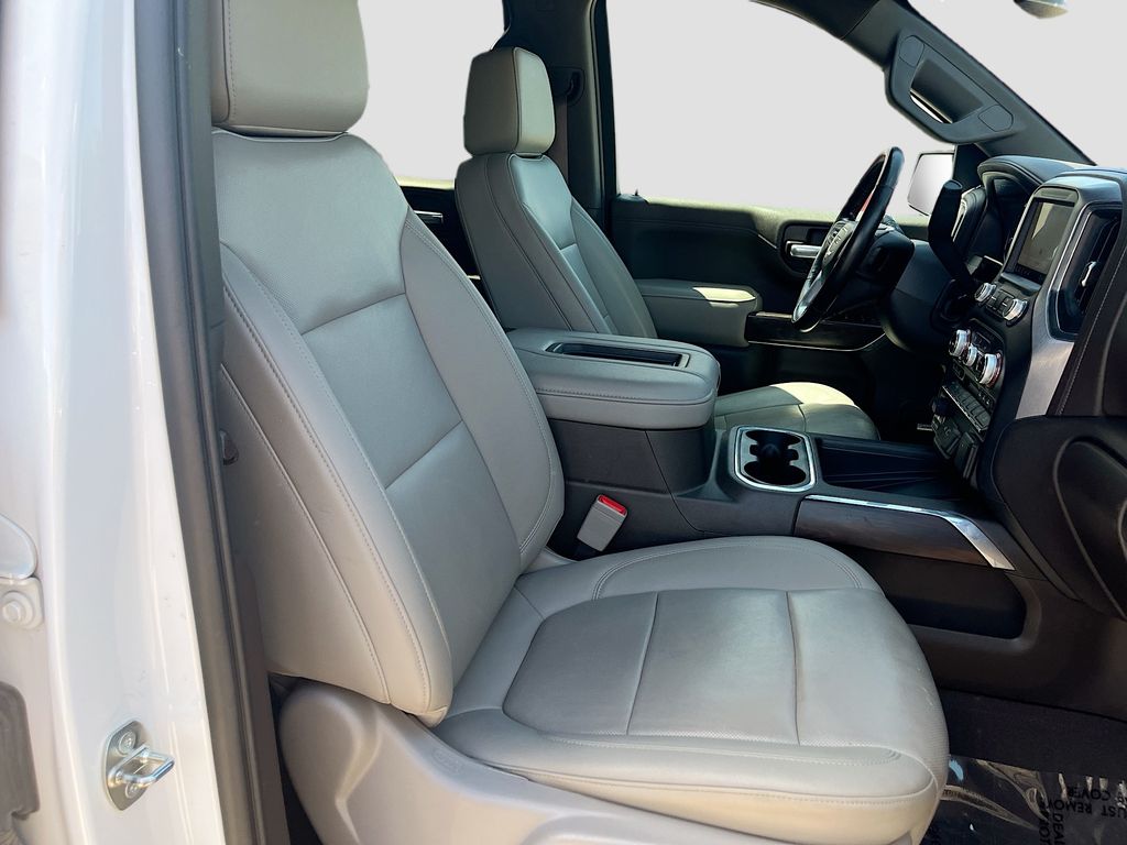 Used 2021 White GMC SLT image 29