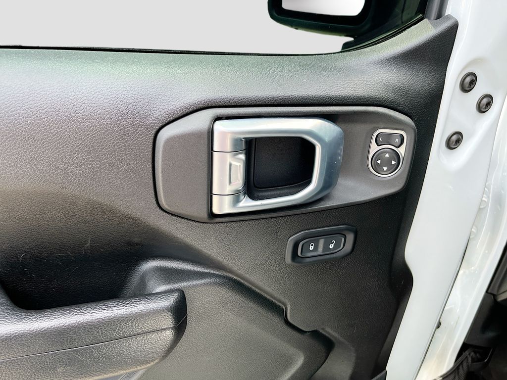 Used 2023 White Jeep Sport S image 18