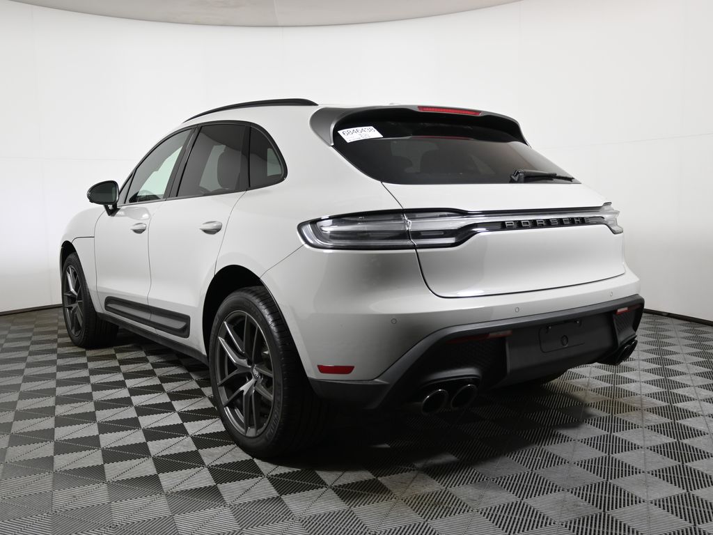 Thumbnail: 2025 Porsche Macan - 3