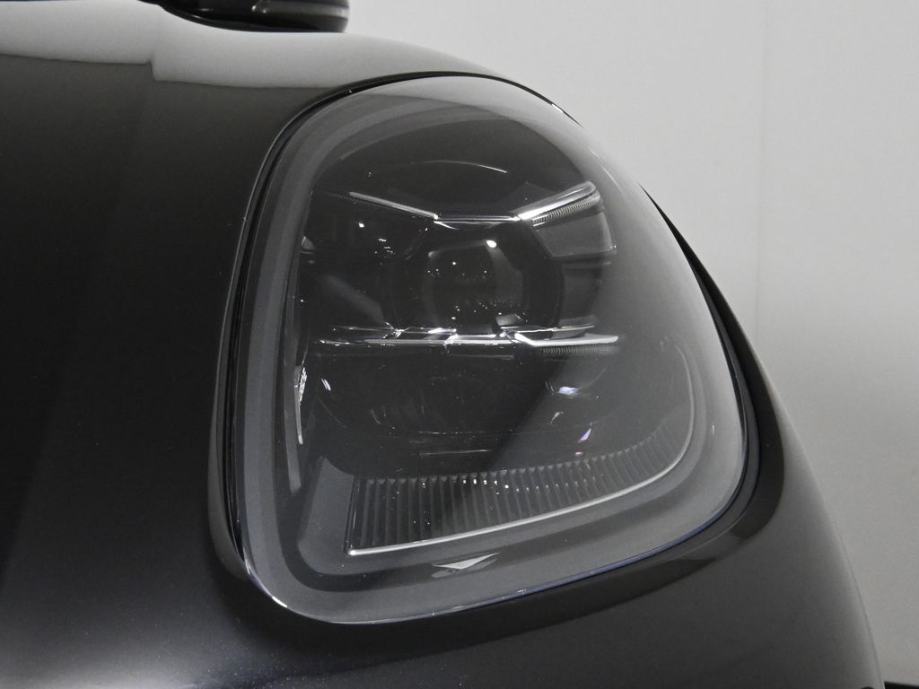 2022 Porsche Macan  12