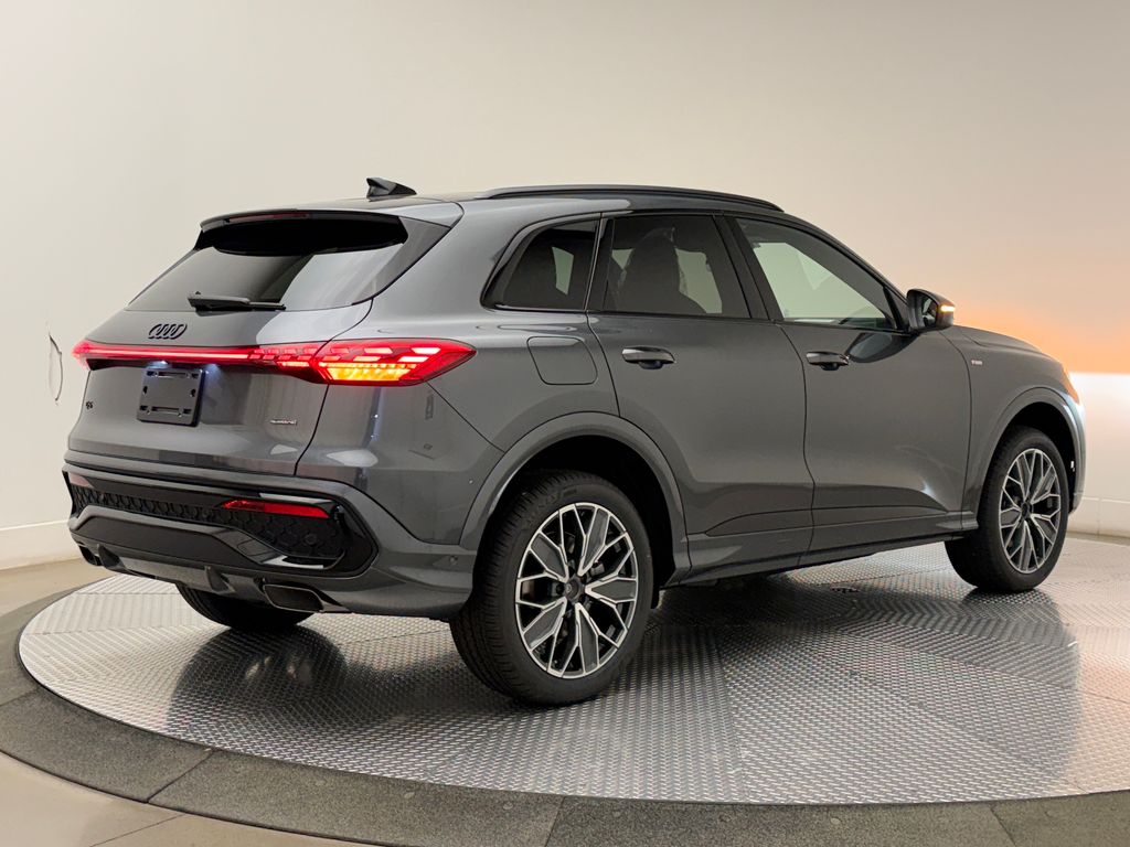 Thumbnail: 2026 Audi Q5 - 8