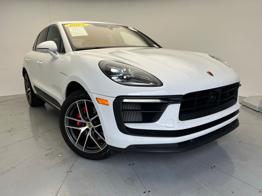 2022 Porsche Macan S 24