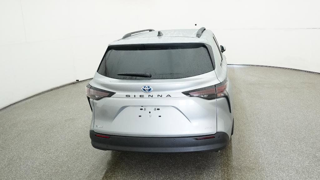Thumbnail: 2025 Toyota Sienna - 8