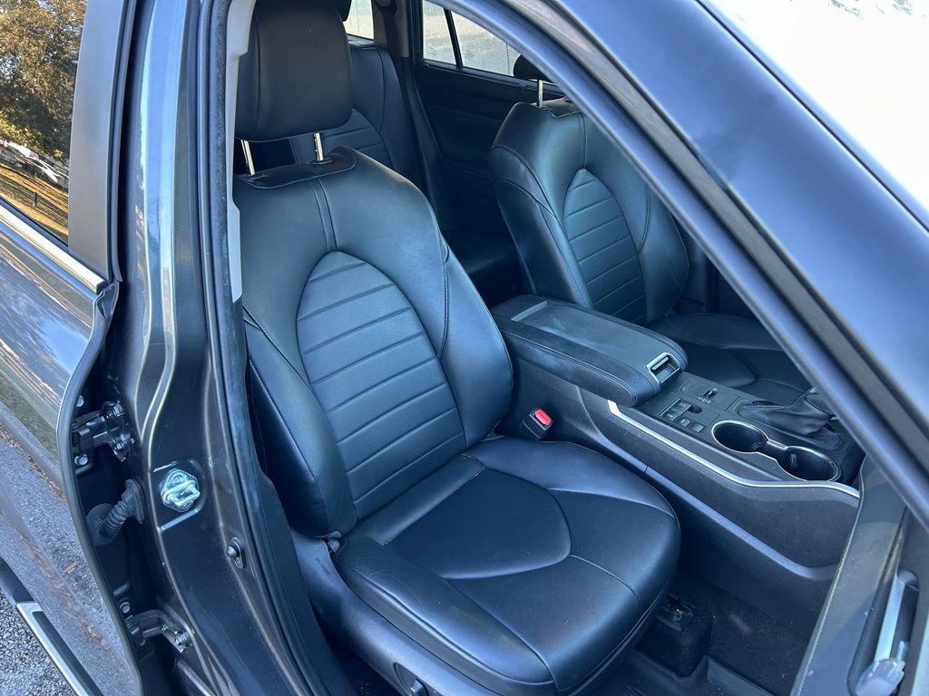 Thumbnail: 2023 Toyota Highlander - 16