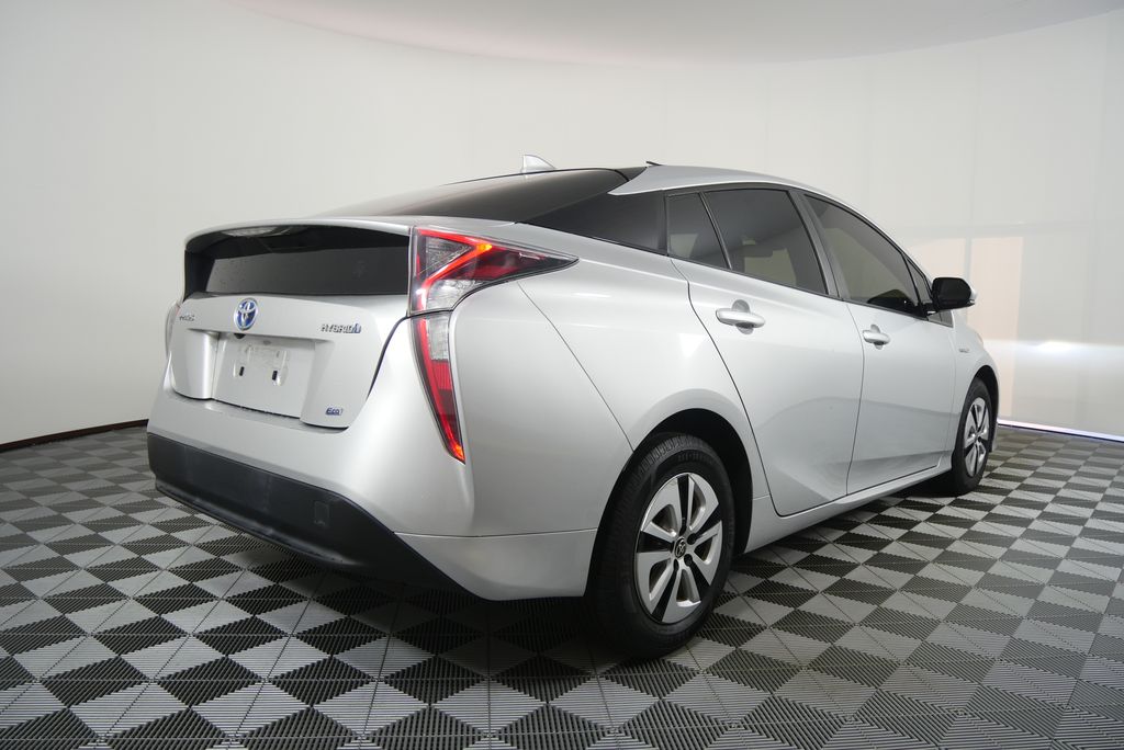 Thumbnail: 2017 Toyota Prius - 3