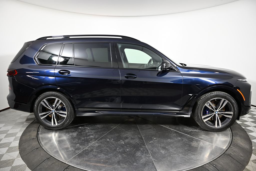 Thumbnail: 2026 BMW X7 - 6