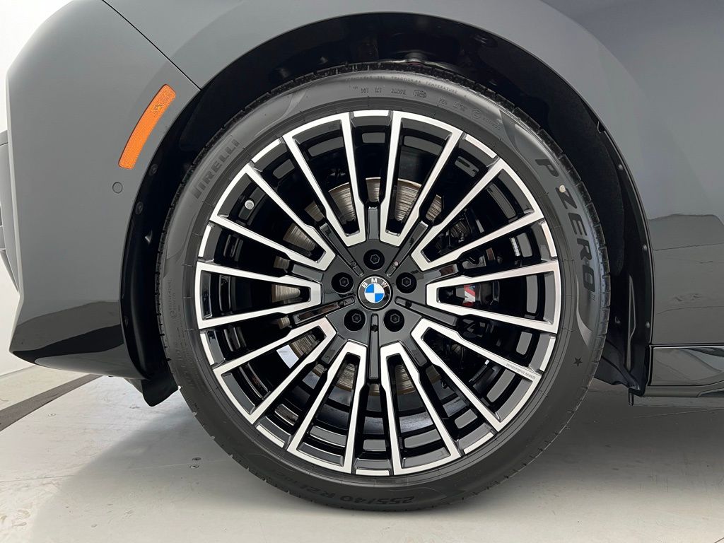 Thumbnail: 2026 BMW i7 - 23